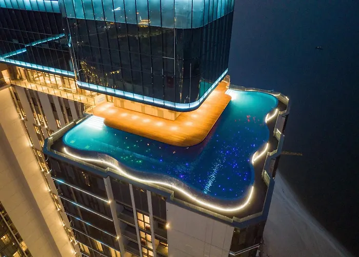 A La Carte - High Floor *