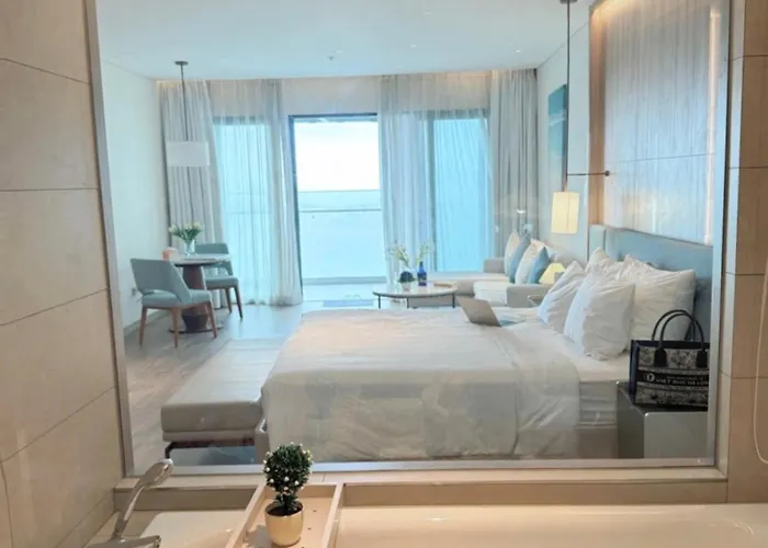 A La Carte - High Floor Ha Long